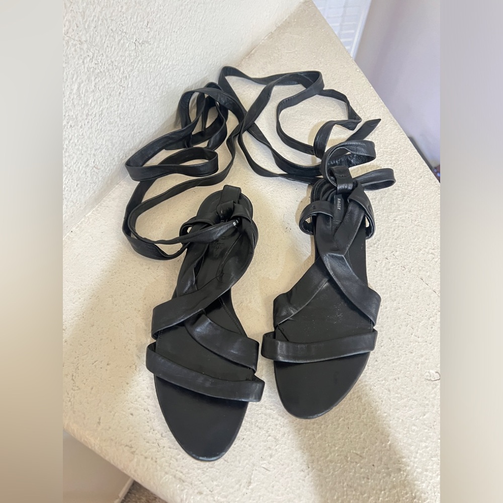 Bally Black Leather Strappy Flat Sandals  Summer Comfort Minimalist Women Size 9